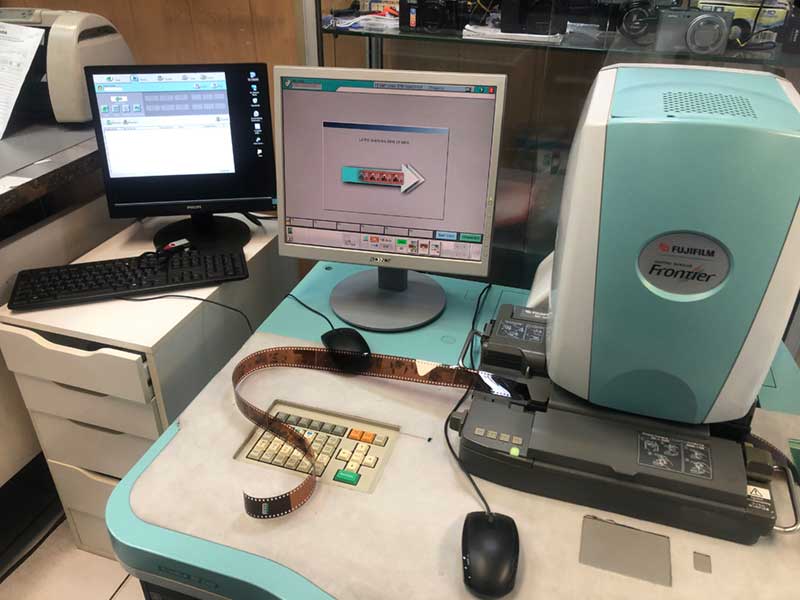 Photo identite paris 9, labo photo argentique Paris 9 PhotoMan, developpement express photo argentique.